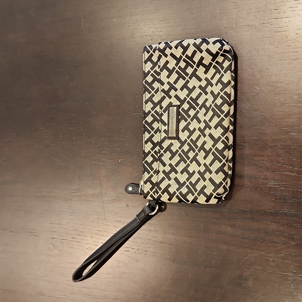 Tommy Hillfiger, wristlet signature TH pattern